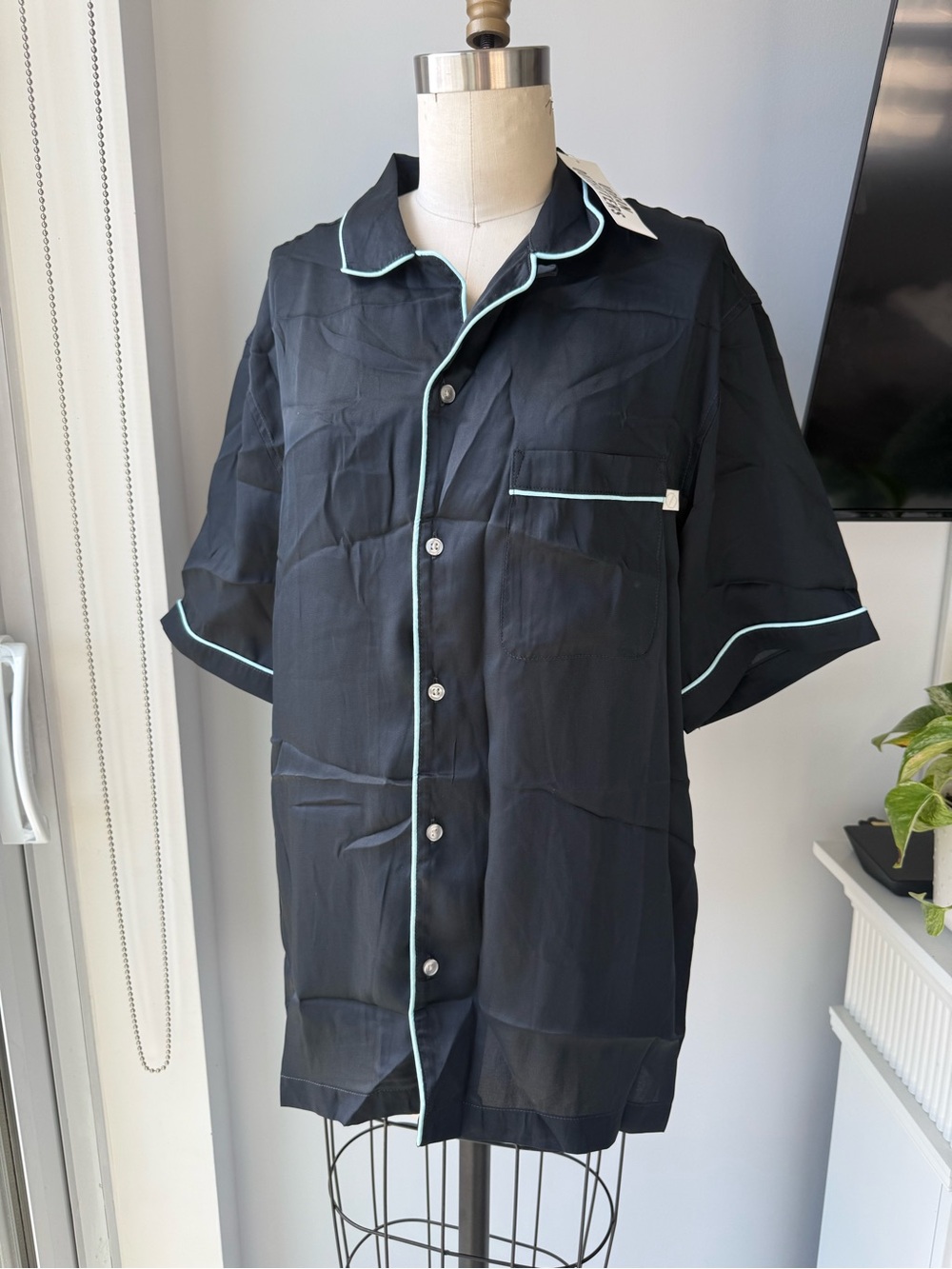 Standard Cloth Men's Short-Sleeve Button-Down Shirt with Piping
